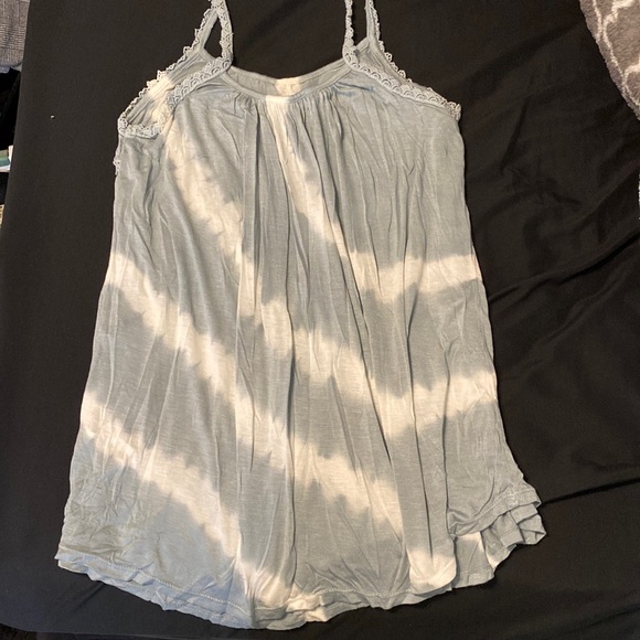 Knox Rose flowy tank top - Picture 2 of 3